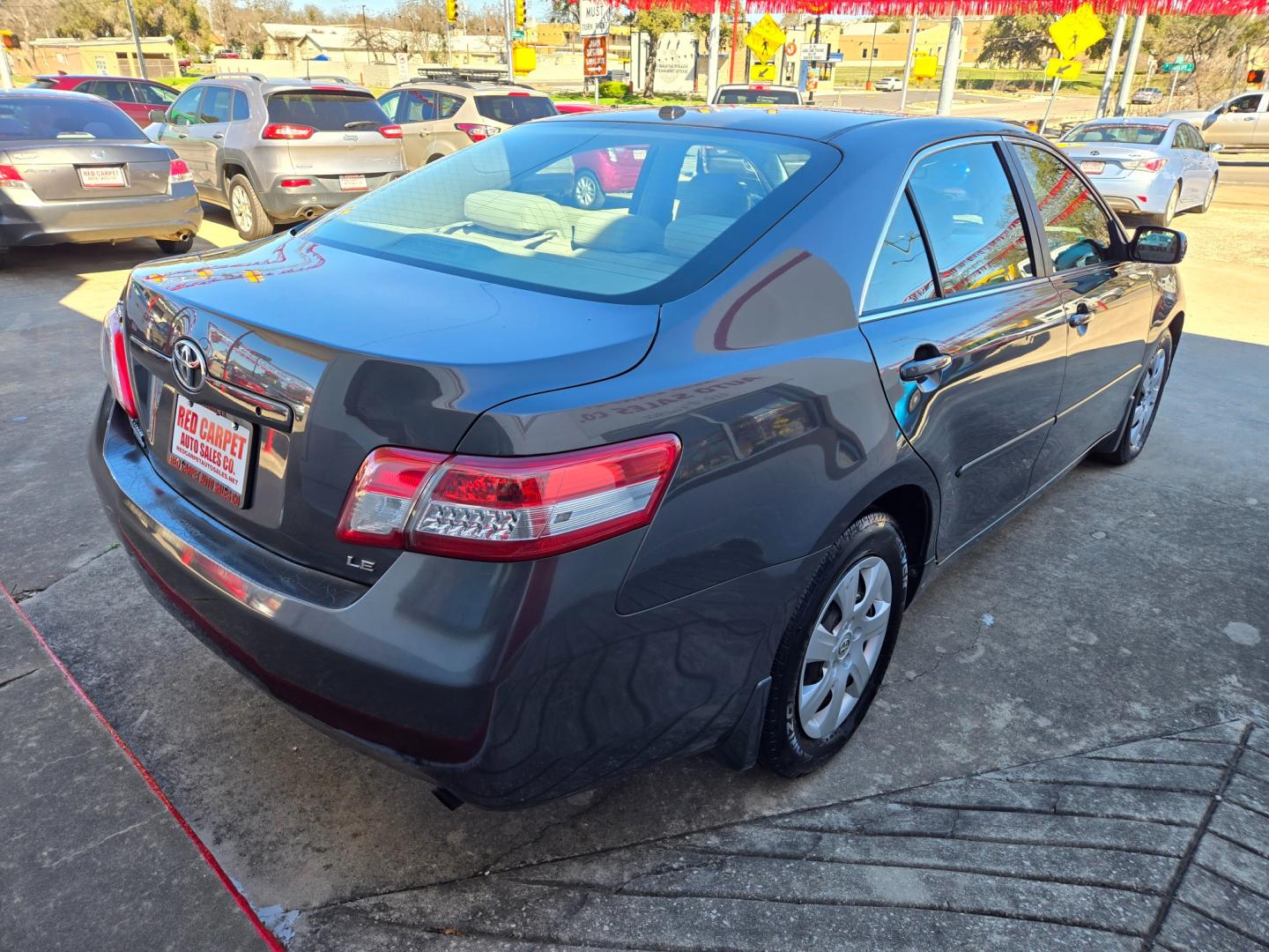 2010 SILVER /BEIGE Toyota Camry Camry-Grade 6-Spd AT (4T1BF3EK0AU) with an 2.5L L4 DOHC 16V engine, 6-Speed Automatic Overdrive transmission, located at 503 West Court, Seguin, TX, 78155, (830) 379-3373, 29.568621, -97.969803 - Photo#2